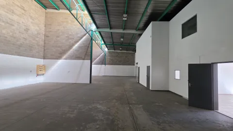 Knightsgate Industrial Park, 2 Jonas Rd, Germiston has a 566m² Industrial Unit Available To Let (11)